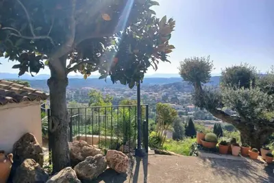 Image de Vaste bas de villa \"Le Belvédère\"