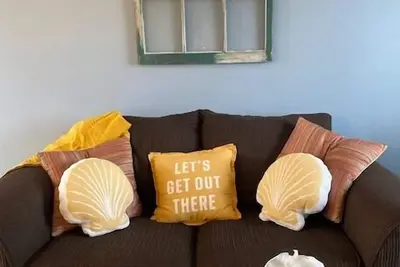 Image de Welcome to The Huron Host in Port Austin!