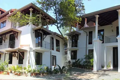 Image de Surrounded by lush greenery, offers homely and comfortable accommodation.