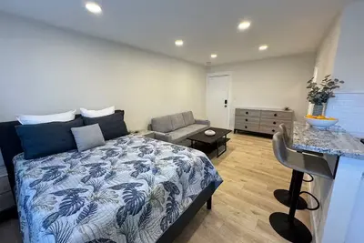 Image de Steps to the Sand Studio All Amenity Huntington Beach