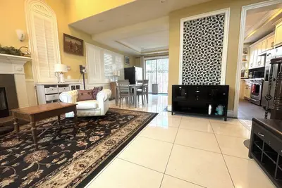 Image de Spacious 5-bedroom house in lovely Temple City with backyard