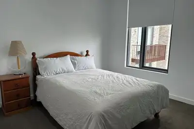 Image de Cosy 3-Bed Room 2 bathroom 5 minutes to Swimming and Gym at Rosebery Apartment
