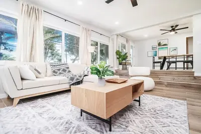 Image de Beautiful Home North Shore Paradise Steps to Beach