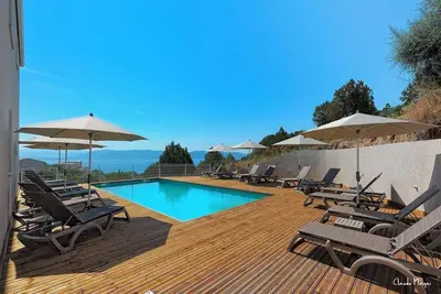 Image de appartement 3 chambres vue mer accès piscine giovanello