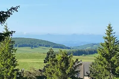Image de Appartement avec terrasse et piscine proche nature Ă Super-Besse