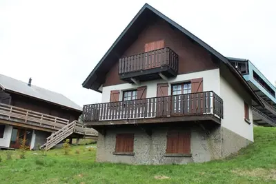 Image de Chalet Familial Sur les Hauteurs avec Parking Proche Pistes