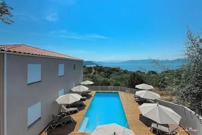 Image de appartement 3 chambres vue mer acces piscine casasoprana
