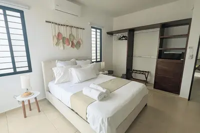Image de One-story house 2-bedroom 1-bath house with a terrace and patio