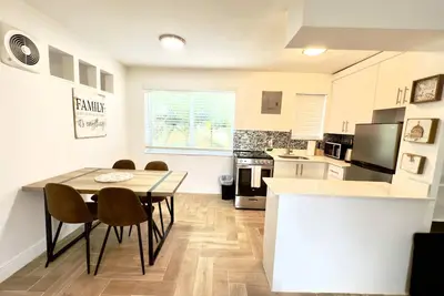 Image de Cozy Beach Retreat: Perfect for Couples