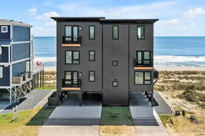 Image de Brand New 11br 10. 5ba Oceanfront, Pool, Elevator, Hot Tub, Dog Friendly, Sleeps26