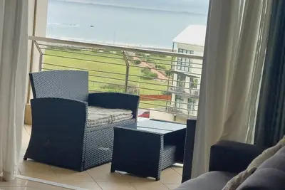 Image de 2-bedroom apartment in charming Durban Waterfront with beach and harbour views