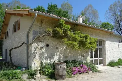 Image de Jolie maison de campagne tout confort avec piscine. A 15mn de Bergerac, Périgord