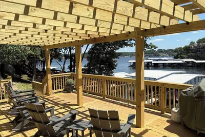 Image de Relaxing 4 bed-4 bath with 3 King beds, sleeps 10, private dock! No Parties!