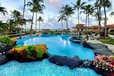 Image de 𝐅𝐢𝐧𝐝𝐢𝐧𝐠 𝐌𝐞𝐢𝐥𝐢’𝐬 Beach Fun Waiohai Club Resort + Amenities