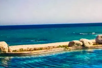 Image de Charming 2-bedroom Condo Ocean front