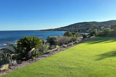 Image de Villa neuve avec vue mer exceptionnelle à 5mn à pied d’une petite plage