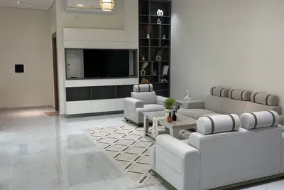 Image de chalet peoni is located in sur /Qalhat which is beteen wadi shab and sur city