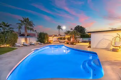 Image de Scottsdale Luxe – Near Kierland, Golf & Mayo – Heated Pool, Spa, Putting & Games