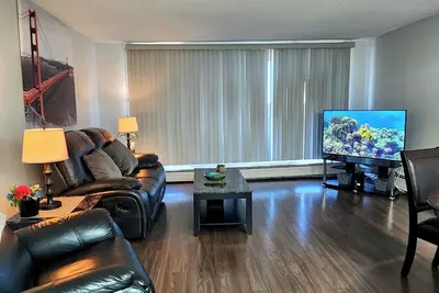 Image de Spacious One Bedroom Condo Great Location in Red Deer in Clean Quiet Building