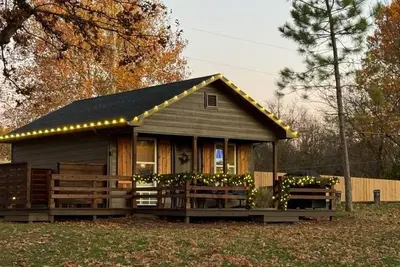 Image de Cozy Cabin in wooded setting With Hot Tub