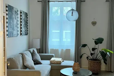 Image de Living at the Lower Castle