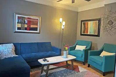 Image de 2bed 1. 5bath House, Lower Eastside, King Bed, Fire Pit, Free Parking, Sleeps 6