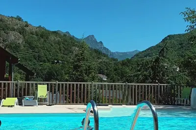 Image de Résidence au calme avec piscine Ax-les-Thermes. Animaux acceptés