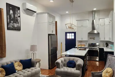 Image de Charming 2-Br, 2-bath cottage w/ Ac, Heat, WiFi and 5 min from French Quarter.