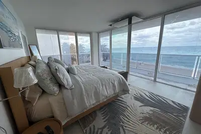 Image de Luxury Beachfront Living:Modern 2-Bdr Condo with Stunning ocean views, Hollywood