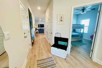 Image de 2-bedr duplex in Beach Resort. Beaches, 2 community pools, fire pit, pets, more!