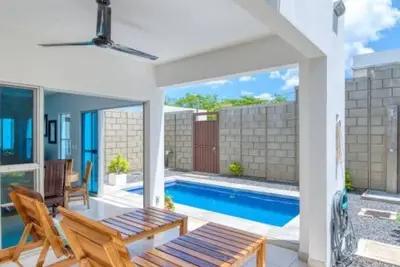 Image de Spectacular home with Private Pool, Ac, & WiFi. 10min walk to the beach!