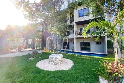 Image de Spacious & Modern Studio w\/Priv Pool + Garden Pool + Gym
