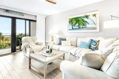Image de Wake up to Waves: Stunning Direct Ocean Front View with Heated Pool & Hot Tub!