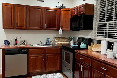 Image de Charming cottage in enjoyable New Orleans with Ac, WiFi