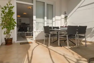 Image de Appartement de deux chambres avec la terrasse Makarska (A-22419-a)