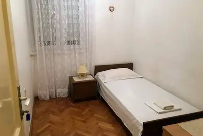 Image de Appartement de trois chambres prés de la plage Drasnice, Makarska (A-23448-a)