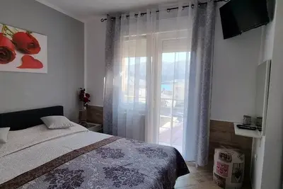 Image de Appartement de deux chambres avec la terrasse et la vue sur le mer Baska, Krk (A-23618-b)