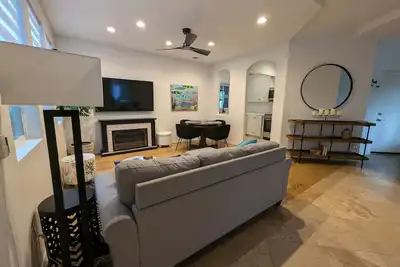 Image de Modern 1-bedroom apartment in quiet neighborhood in charming Encinitas