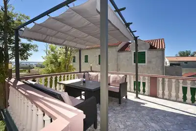 Image de Appartement de deux chambres avec la terrasse et la vue sur le mer Privlaka, Zadar (A-23640-a)