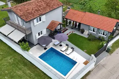 Image de Maison de vacances avec la piscine Lučane, Zagora (K-23648)