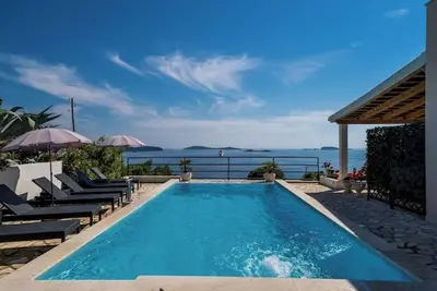 Apartments Villa Made 4u Deluxe Four Bedroom Apartment with Terrace and Sea View