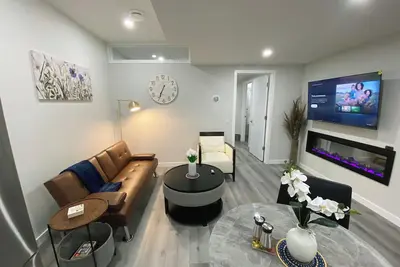 Image de New Comfort Guest Suite steps from Bow River and Blue Devil Golf Course