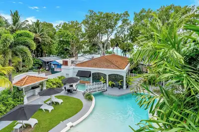 Image de 2 Bedroom Pool View Apartment Alassio Palm Cove
