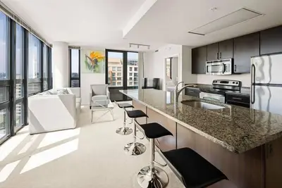 Image de Easy Downtown Dc Access, 2br w/ Terrace + Gym