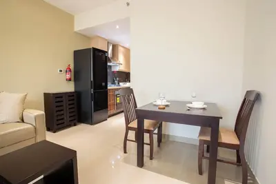 Image de A cozy and luxurious studio at Elite with an elegant view