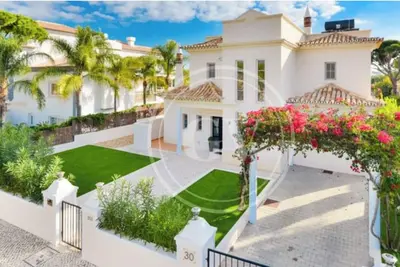 Image de 4 Bedroom Villa with pool in the Quinta da Lago area