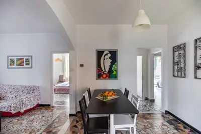 Image de Stunning Apartment in a Villa, near the beach