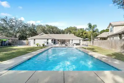 Image de 6 miles to beach, Pool-Hot tub-Sport court-Paddle boards-Ac