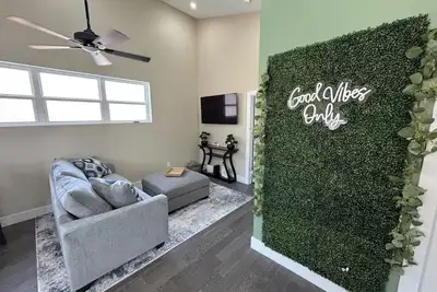 Image de Quiet 1br- 5 mins away from Aquarium