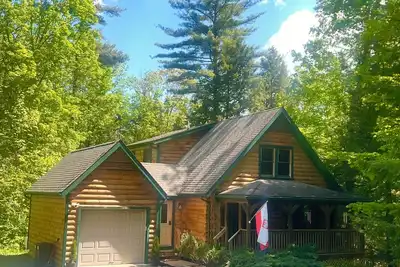 Image de Charming Log Cabin in Lake George